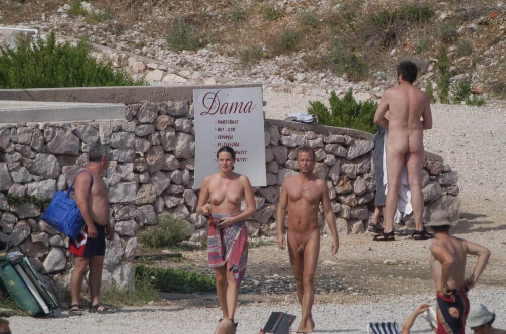 Baska Rock-Wall Path pics - Nudism improves health and boosts self-esteem