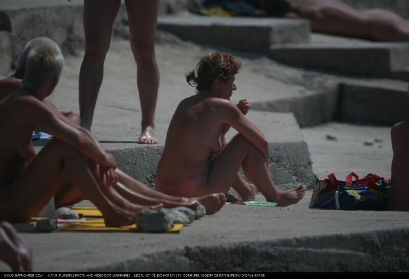 Nudist Rocky Family Angle gallery - A life free of unnecessary worries is a hallmark of naturism