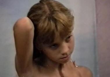 Naturistin: Julia Akt Dessous - They value respect for nature and the fully naked body