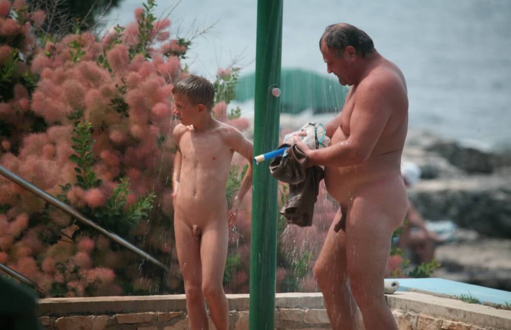 Naturist Shower Profiles pics - People come together in unity with nature to take off their clothes