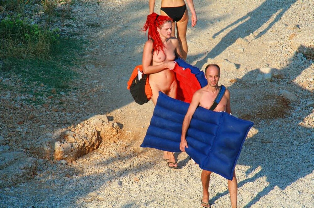 Ula FKK Red Hairstyle Girl pics - Nudism is freedom without limits