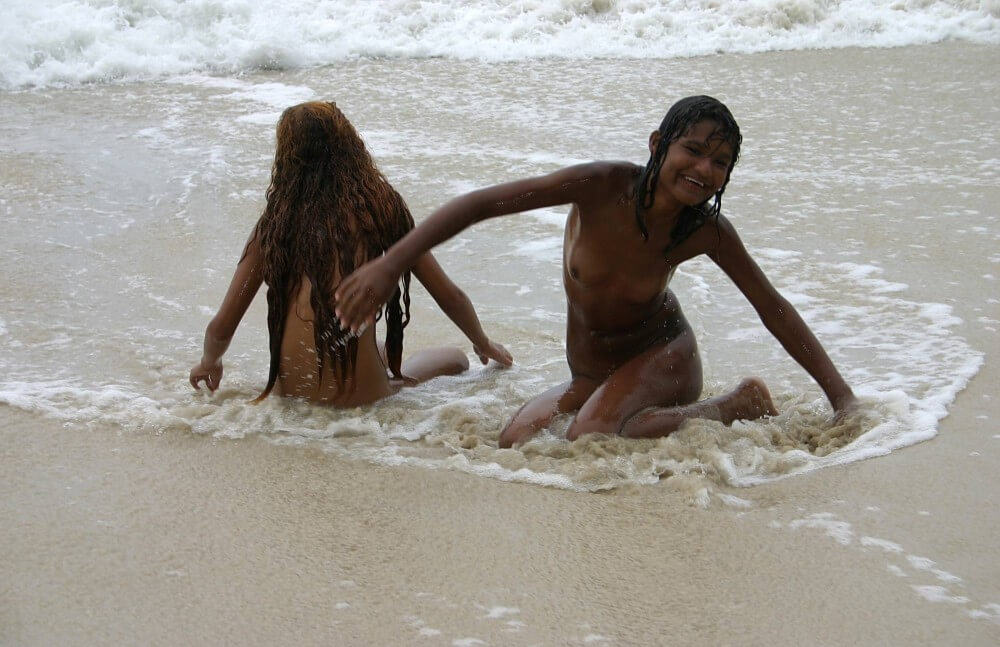 Brazilian Sand Playground pics - Nudists only allowed