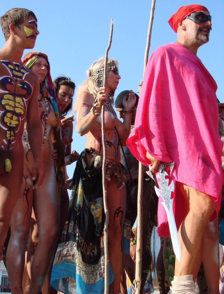 Neptune Day Mountain Top pics - Completely naked people on planet Earth