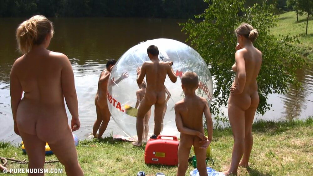 Aqua Nude Relaxation Full HD - Respect for differences is valued in the nudist movement
