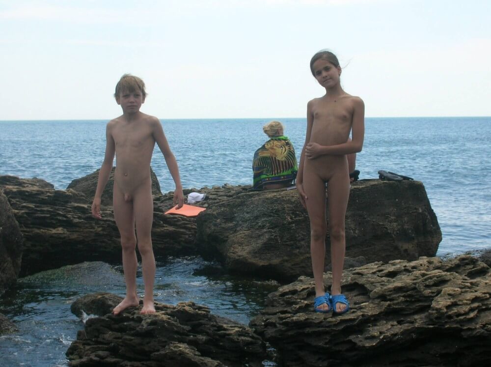 Beach Rocking Profile pics - Family naturism in European countries
