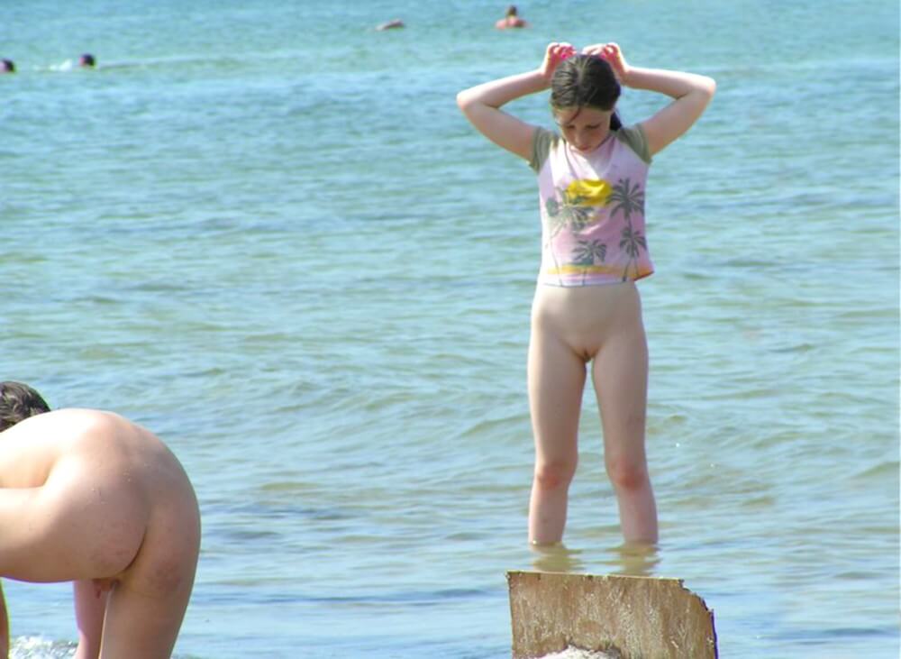 Crazy dirty girls - Naturism helps break free from body stereotypes