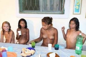 Family Events Pictures # 1 - Freedom and naturalness are important to naturists