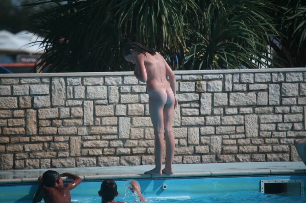 Naturist Pool-Side Singles pics - Naturism teaches us to accept differences and imperfections without shame or insecurities