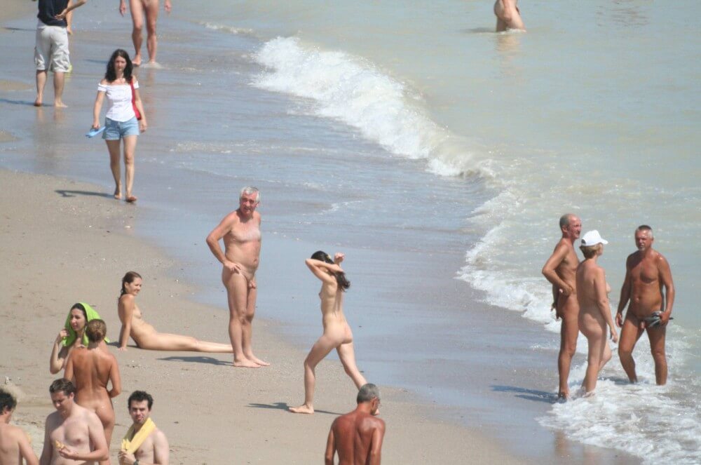 Costinesti Beach Groups pics - Naturism creates harmony with the environment
