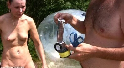 Daytime family picnic # 1 - Spectators are permitted to be naked