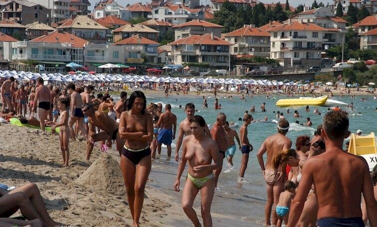 Enature - resort in solar Bulgaria - Through naturism, people seek an opportunity to become closer to nature and to themselves