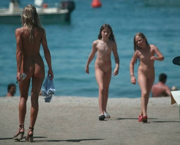 The nudism country photos - Nudism promotes happiness and well-being