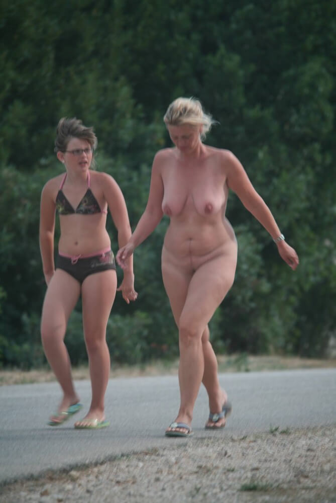 Cove FKK Visitor Grounds pics - The naked body as a reflection of inner beauty