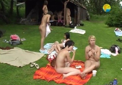 Naturist Freedom: Cottage Picnic - Popularizing nudism among the general public
