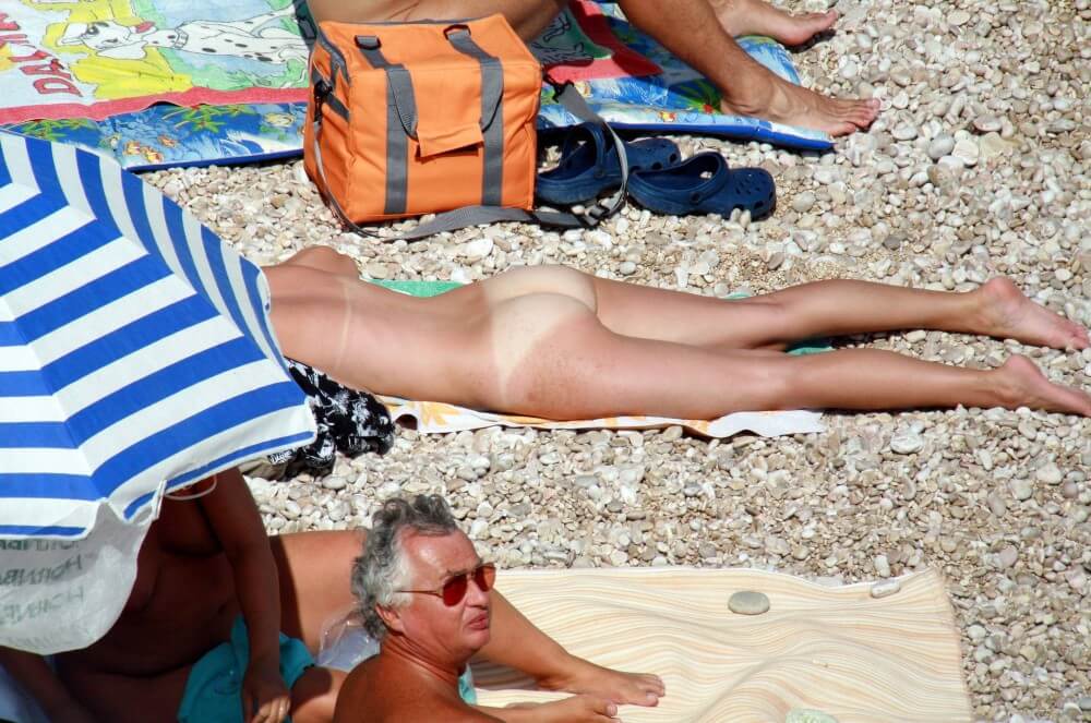 Naturists Beach Relaxation pics - Nudity should be natural