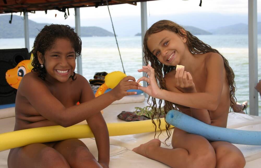 Brazilian Boating Girlfriend pics - Nudism helps overcome prejudices and fears