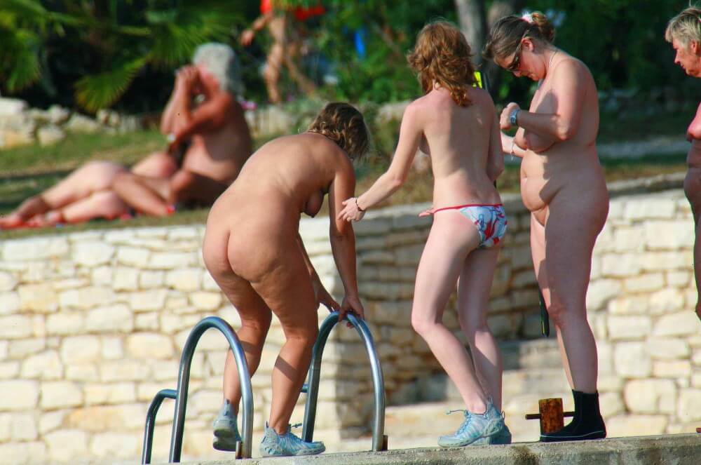 Ula FKK Exploration Family pics - Family nudism in its cultural context