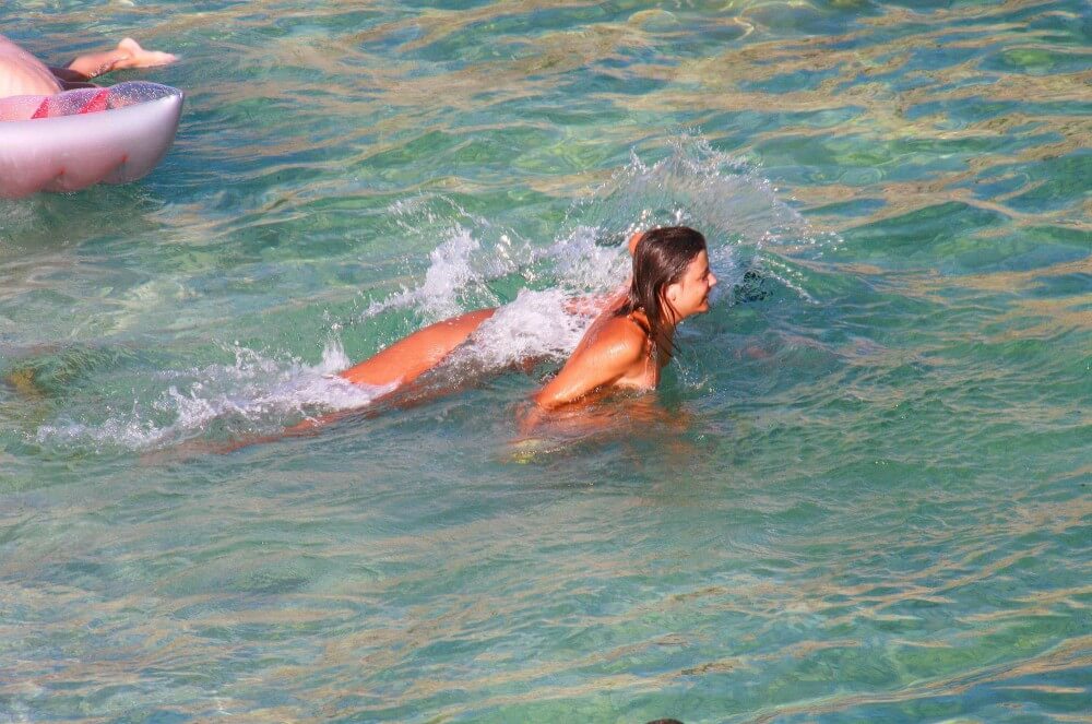 Ula FKK Teen Shore Run pics - Nudist festivals are beautiful