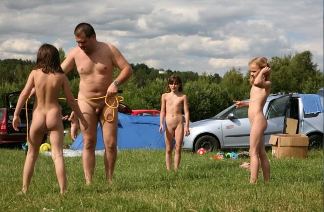 Naturism photo gallery # 38 - Mutual respect as an important part of the naturist community