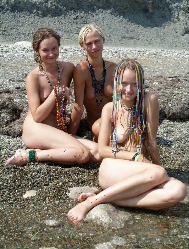 Naturism photo gallery # 49 - Naturists love sunlight and fresh air