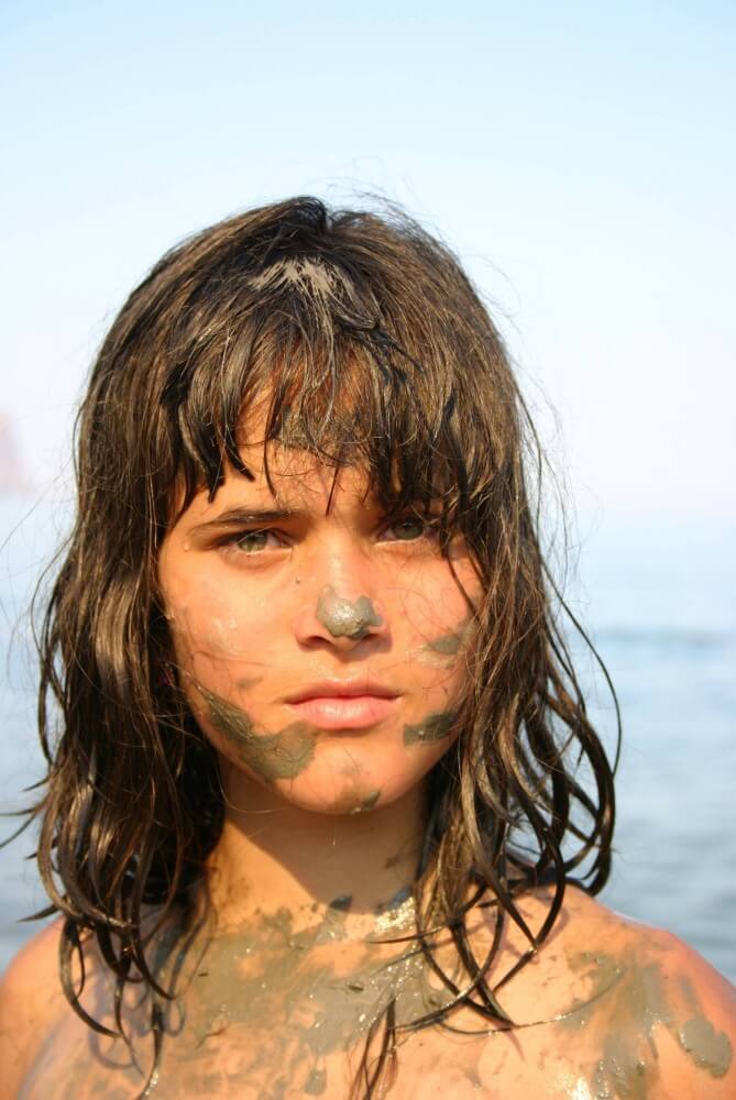 Courageous Naturist Girl pics - Naturism teaches us to accept ourselves and others without embarrassment