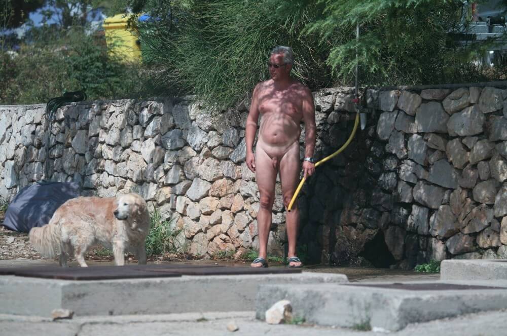 Shower-Wall Bath Parents pics - People who participate in nude recreation seek psychological comfort