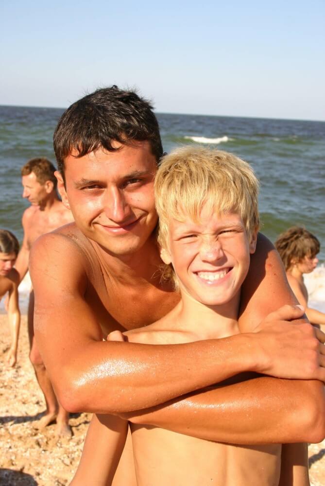 Naturist Group Pictures - People who practice naturism value naturalness and simplicity